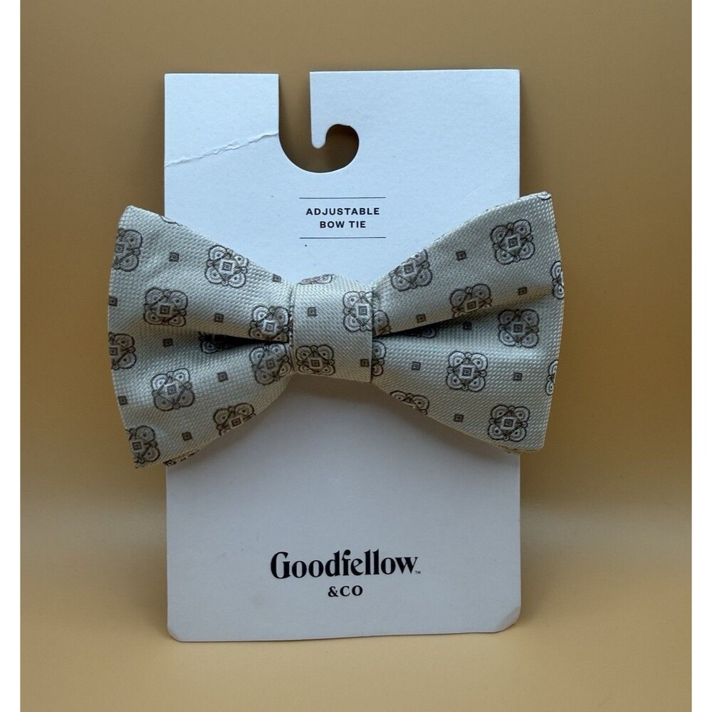 Goodfellow & Co Adjustable Bow Tie